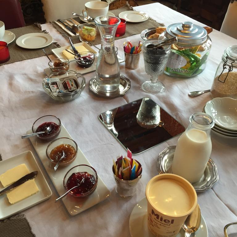 Le Manoir De Benedicte Frühstückspension Cahan