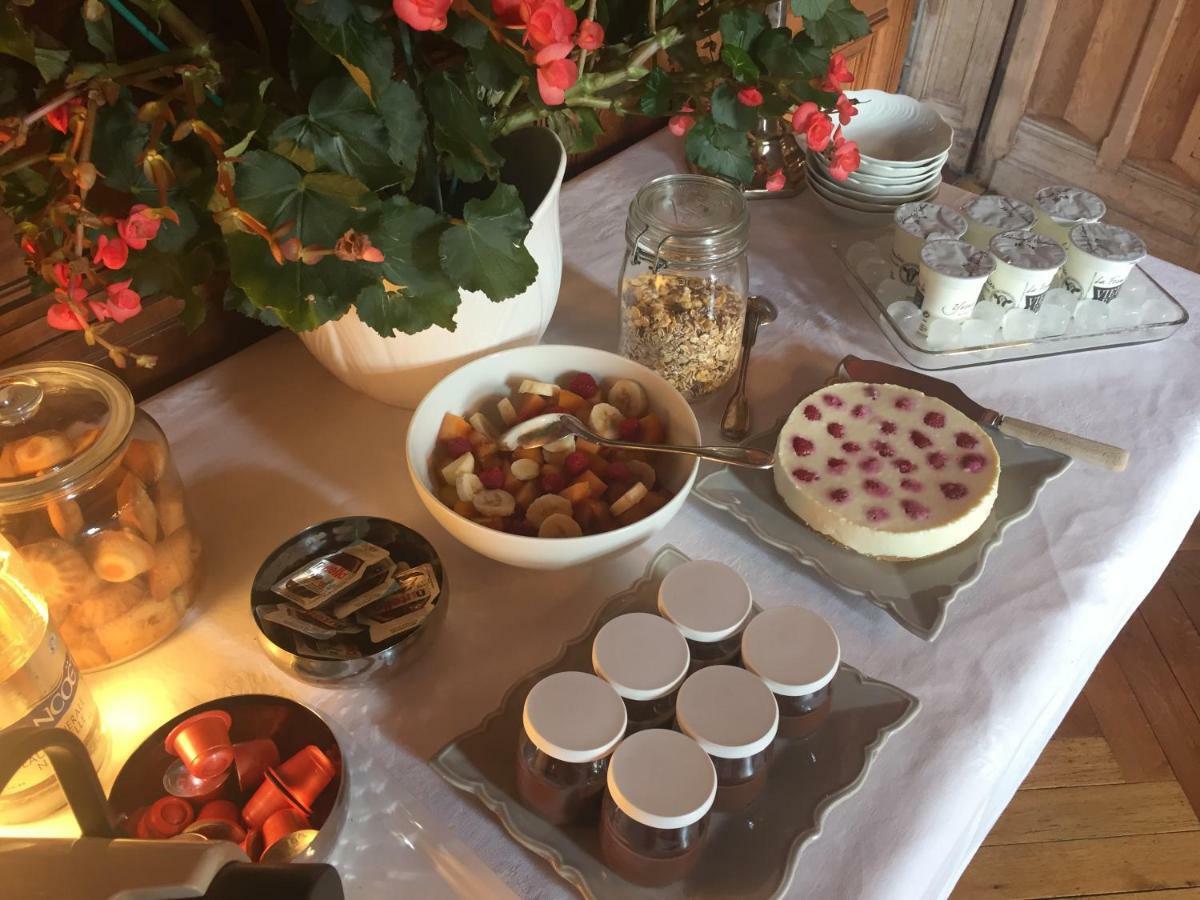 Le Manoir De Benedicte Frühstückspension Cahan